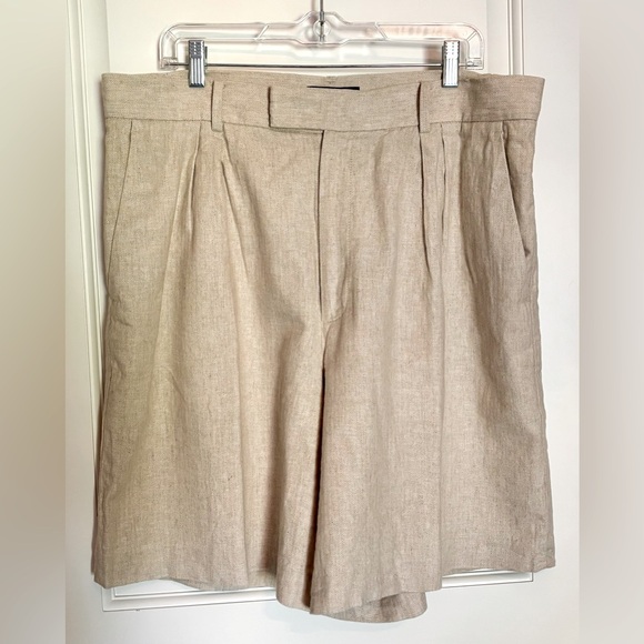 Linen Blend Pleated Shorts - Picture 4 of 7